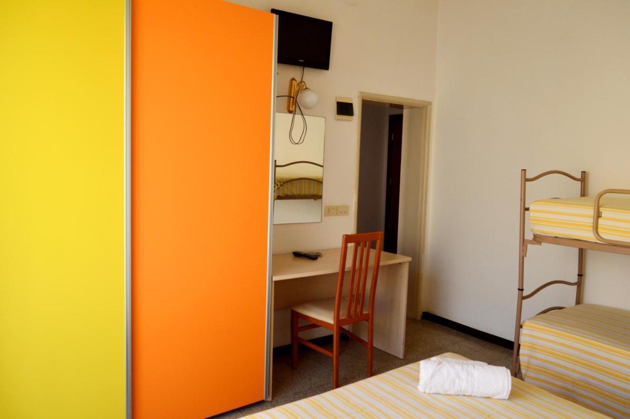 Hotel Cirene Rimini Exterior foto